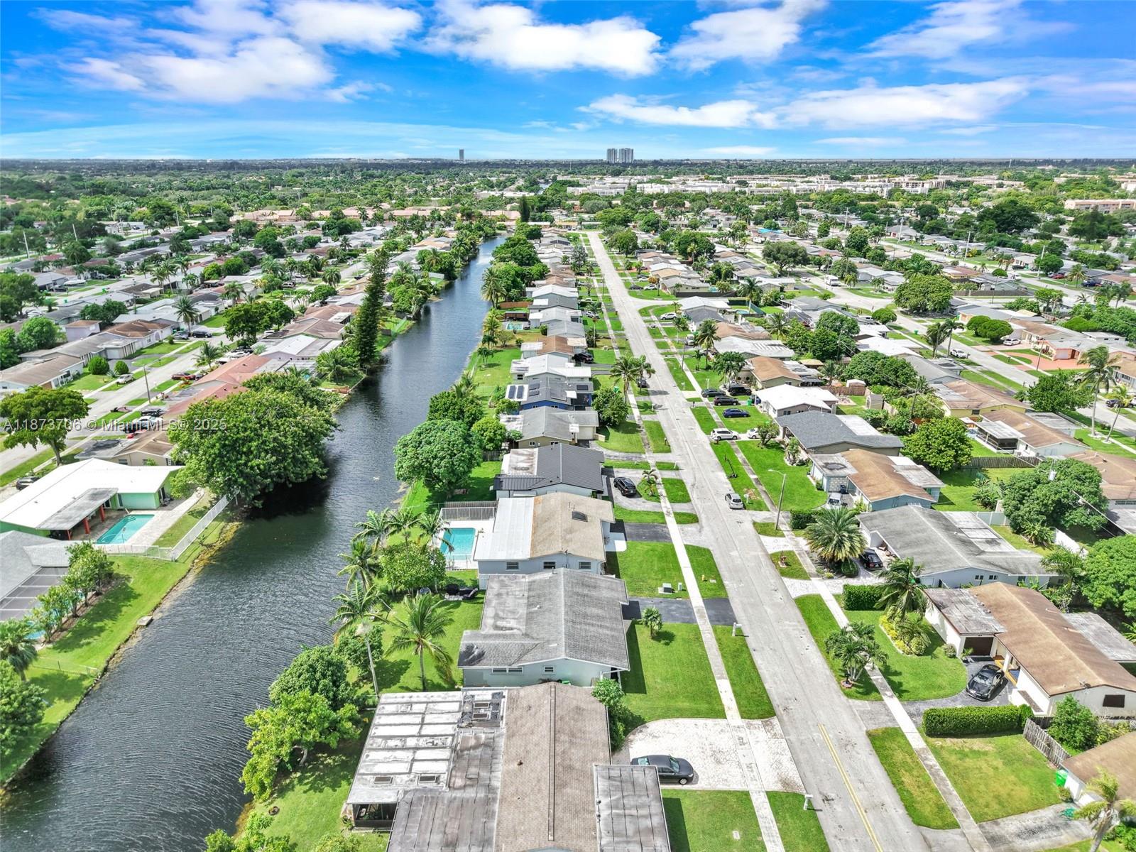 SUNRISE GOLF VILLAGE SEC - Residential