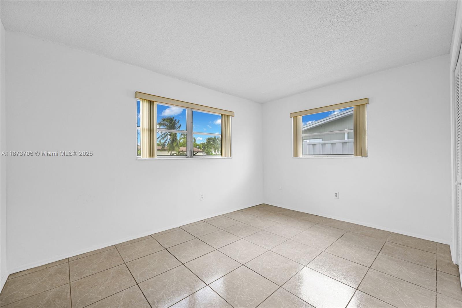 SUNRISE GOLF VILLAGE SEC - Residential