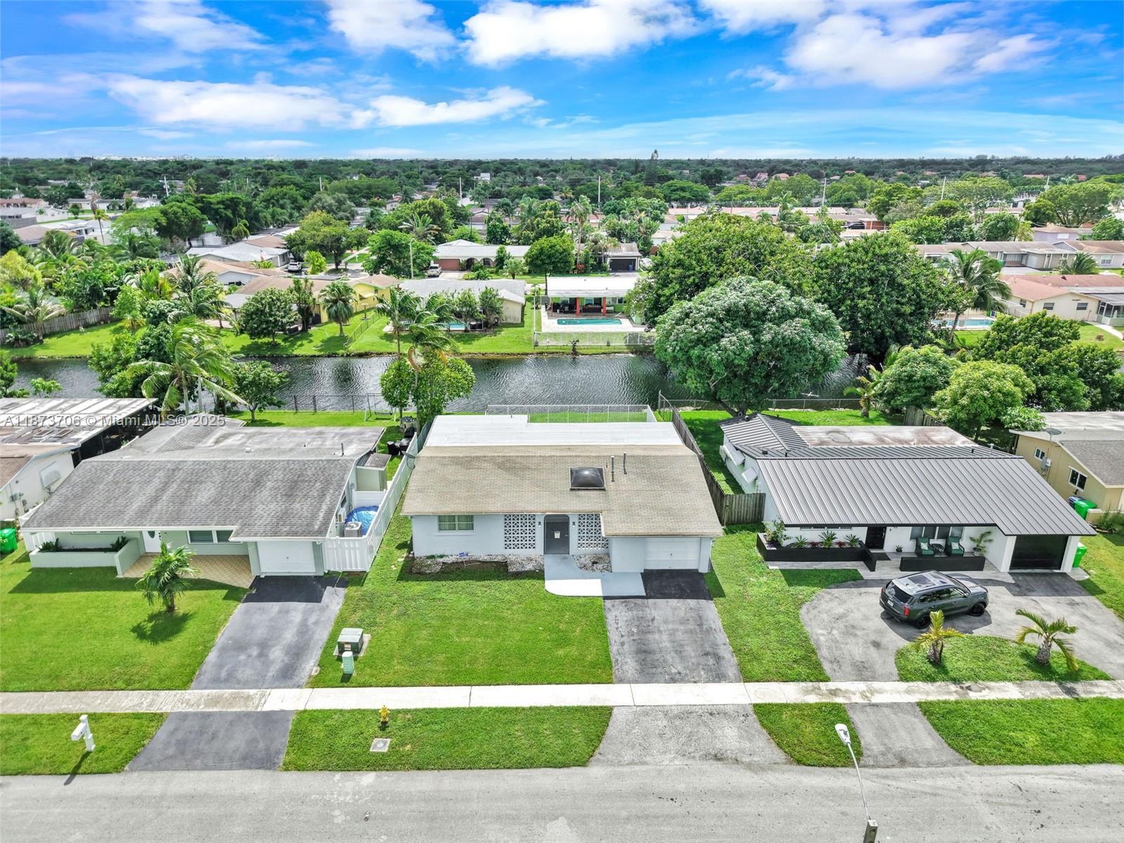 SUNRISE GOLF VILLAGE SEC - Residential