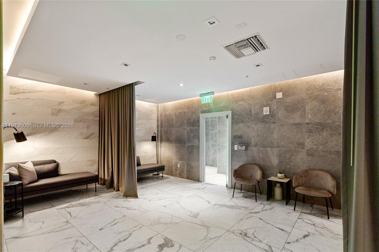 IVY CONDO - Residential