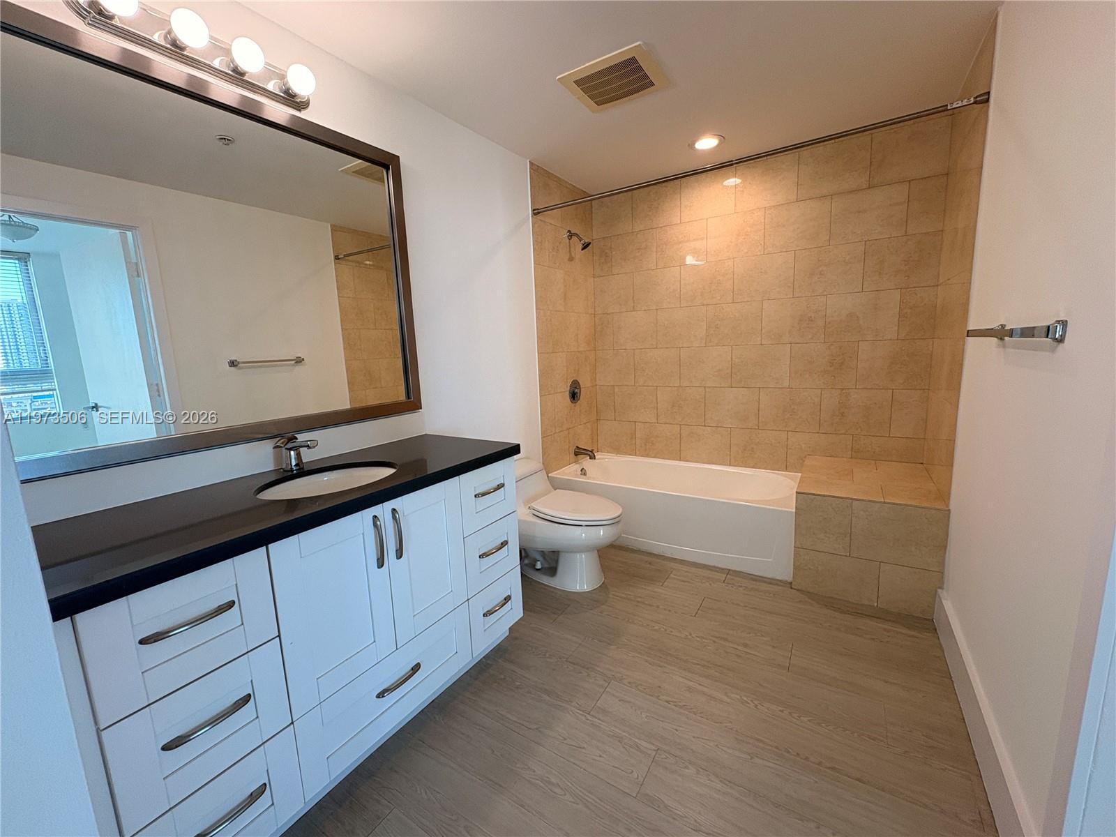 IVY CONDO - Residential