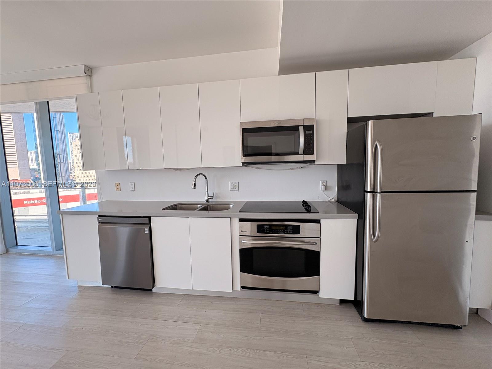 IVY CONDO - Residential