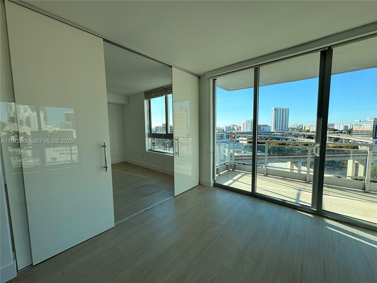 IVY CONDO - Residential