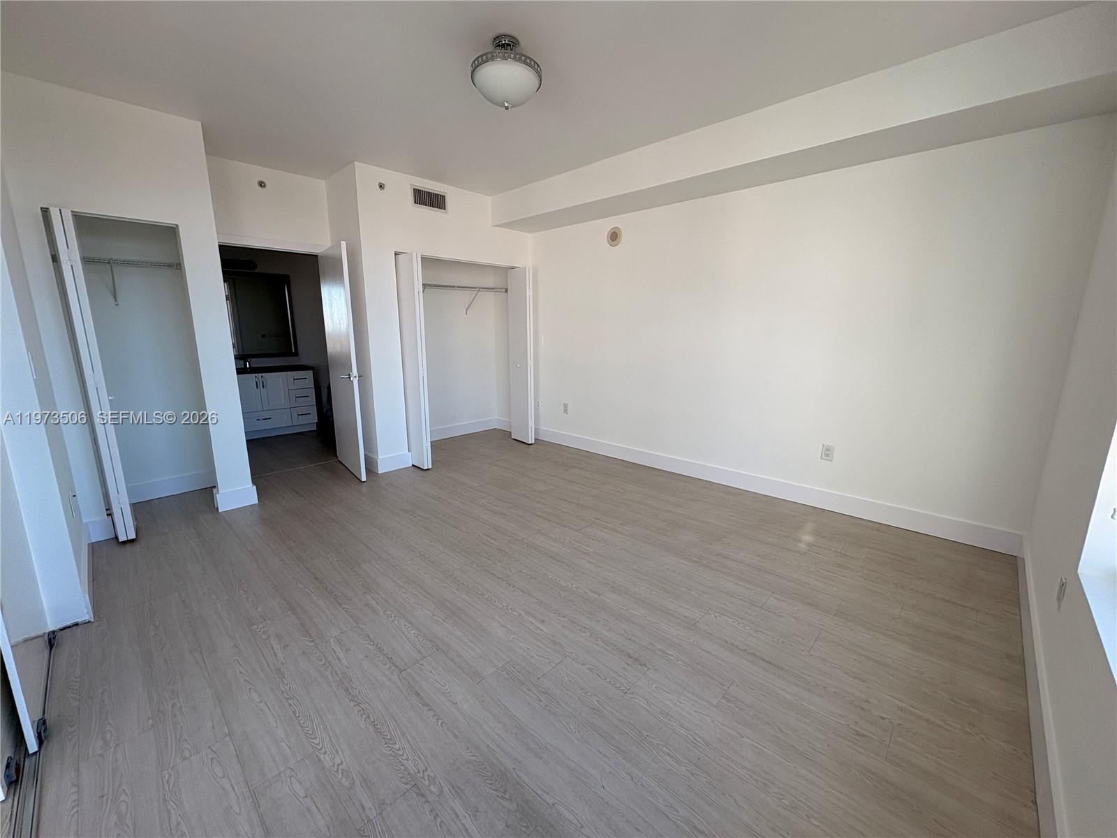 IVY CONDO - Residential