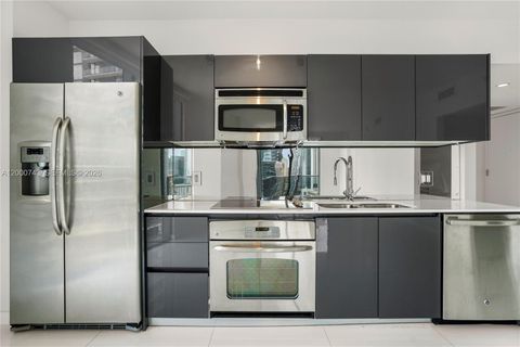 31 SE 6 St 2201 Miami FL 33131