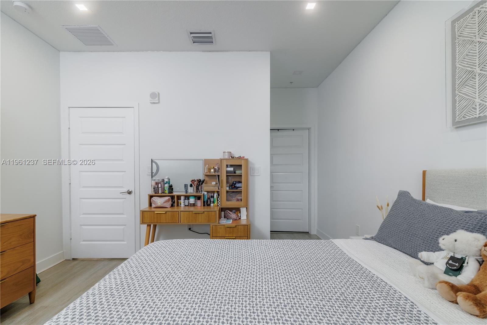 APEX AT PARK CENTRAL COND - Residential