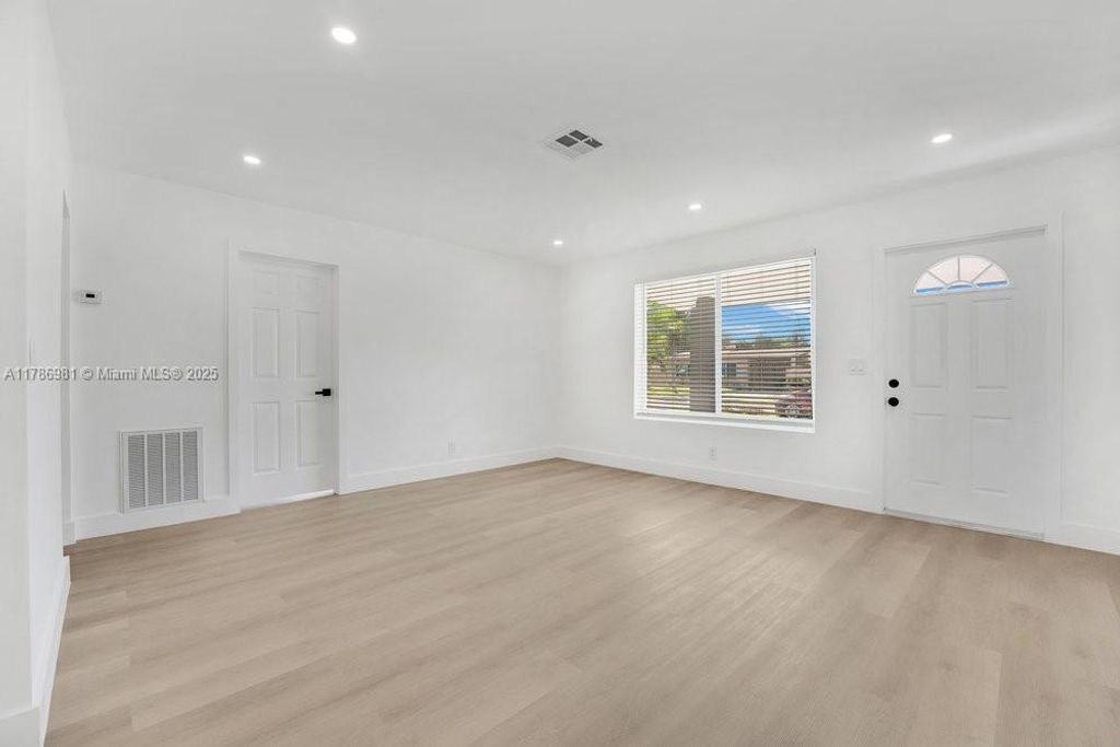 Photo of 131 SE 4th Ave #0, Boynton Beach, FL 33435 (MLS # A11786981)