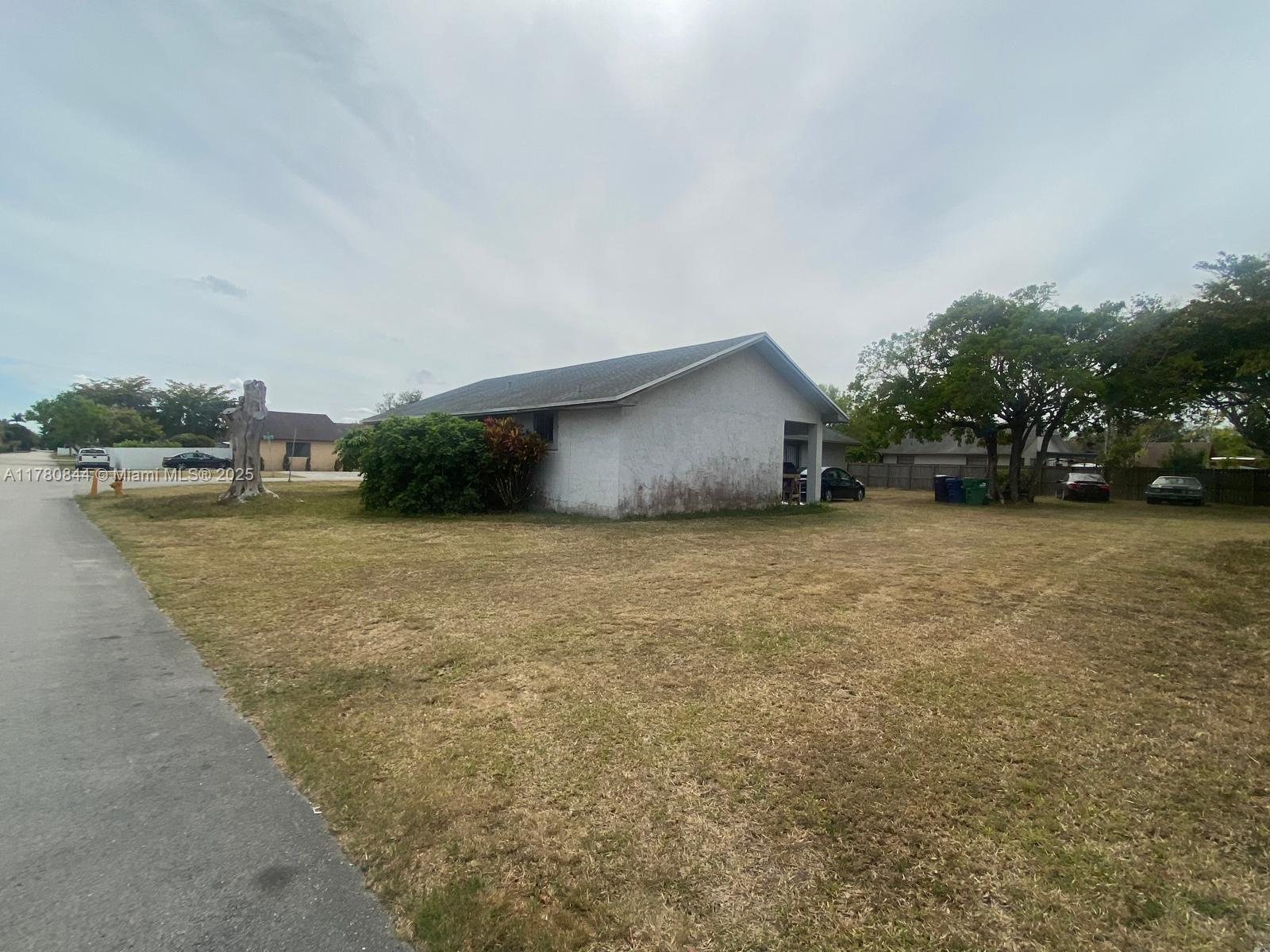 12901 SW 190th St