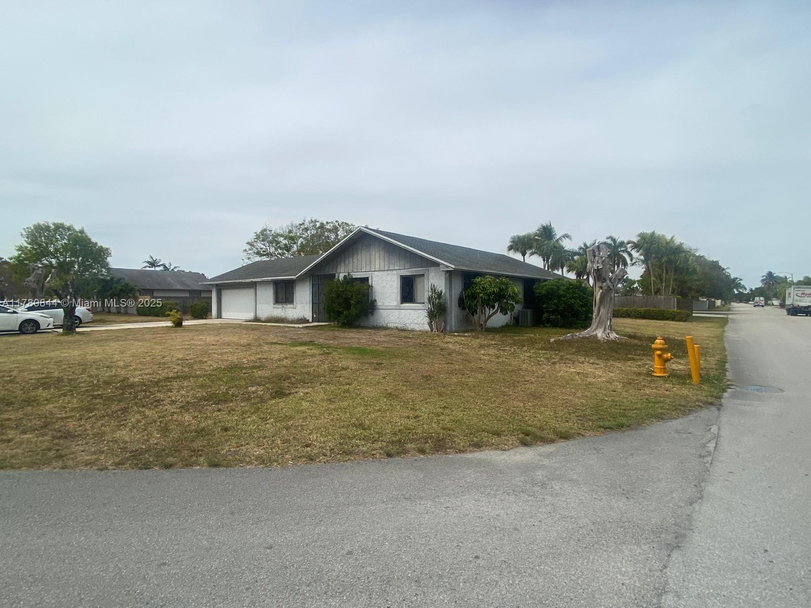 12901 Sw 190th St, Miami, Broward County, Florida - 4 Bedrooms  
2 Bathrooms - 