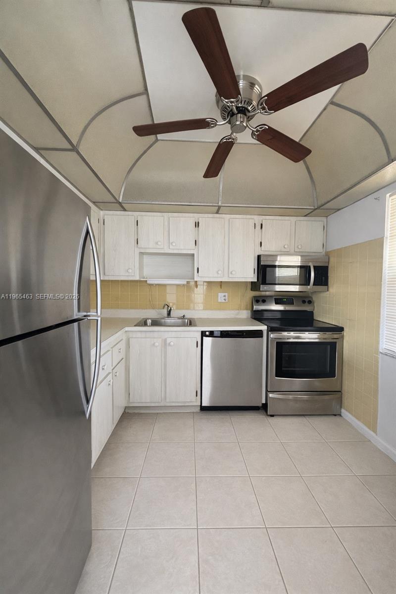 ORIOLE GARDENS TWO 58 CON - Residential