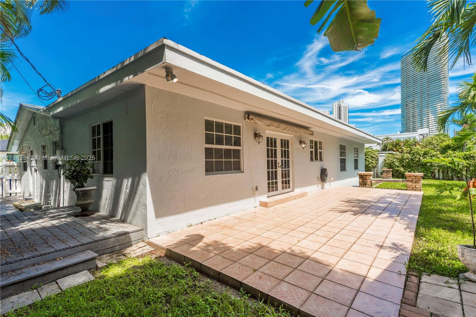 Golden Shores Ocean Blvd - Residential