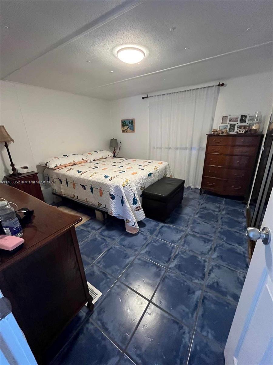 2761 SW 48th Ter