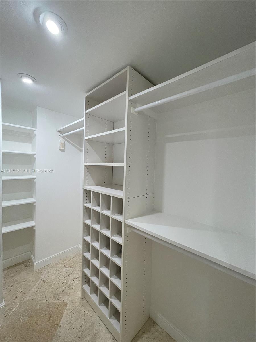 AVENTURA ELDORADO CONDO - Residential Lease