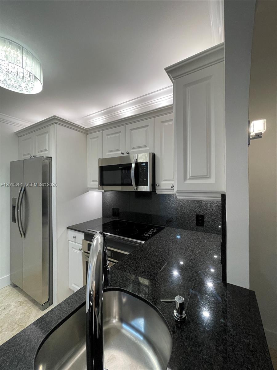 AVENTURA ELDORADO CONDO - Residential Lease