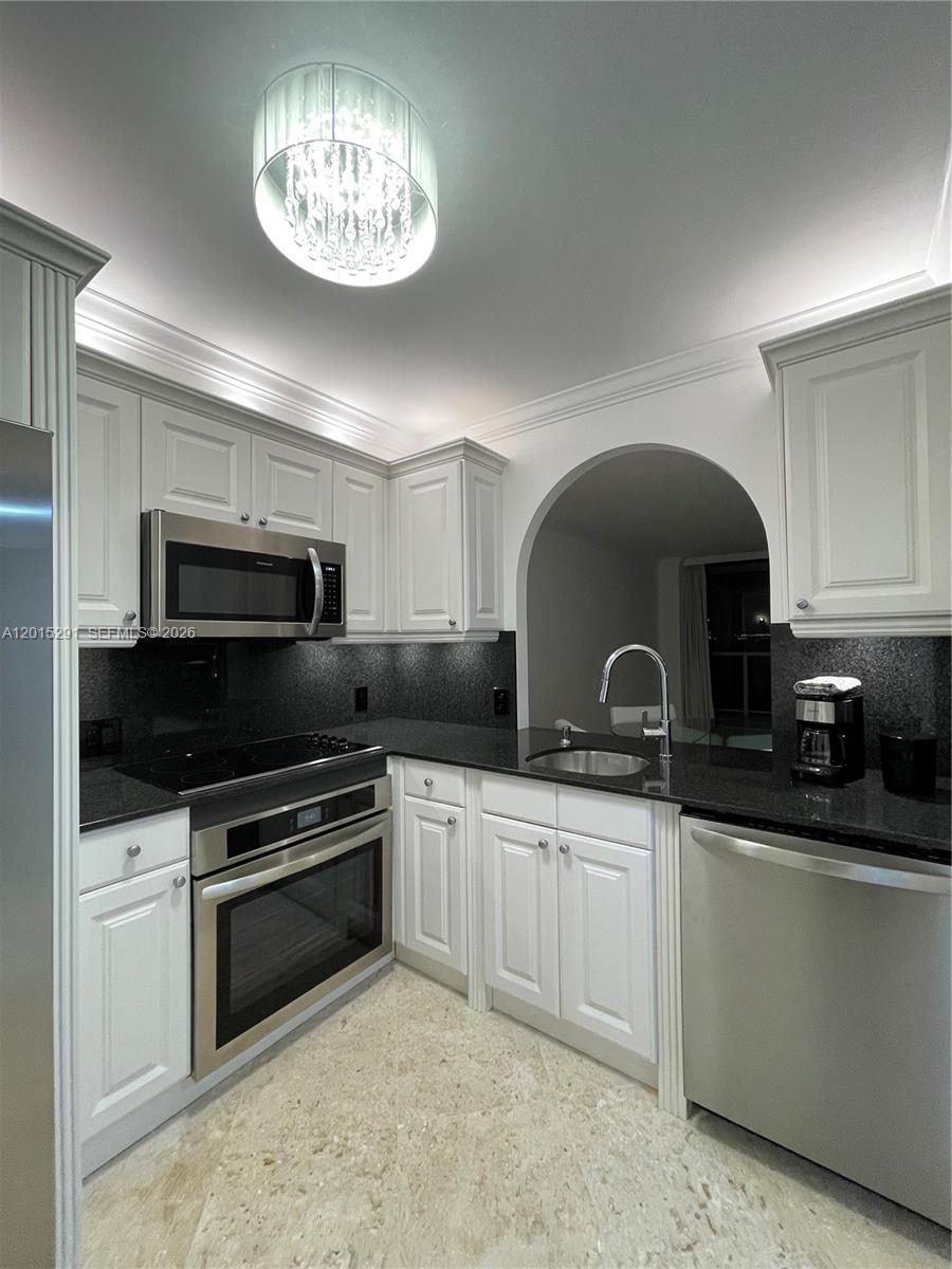 AVENTURA ELDORADO CONDO - Residential Lease