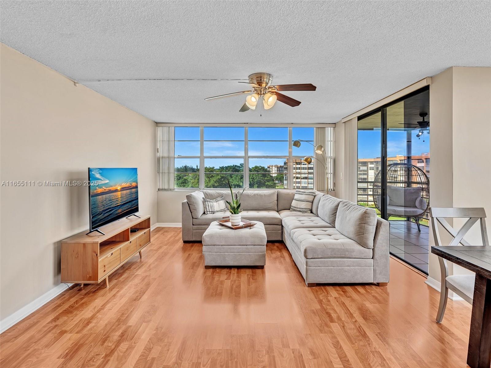 Property for Sale at 900 Saint Charles Pl 718, Pembroke Pines, Miami-Dade County, Florida - Bedrooms: 2 
Bathrooms: 2  - $219,900