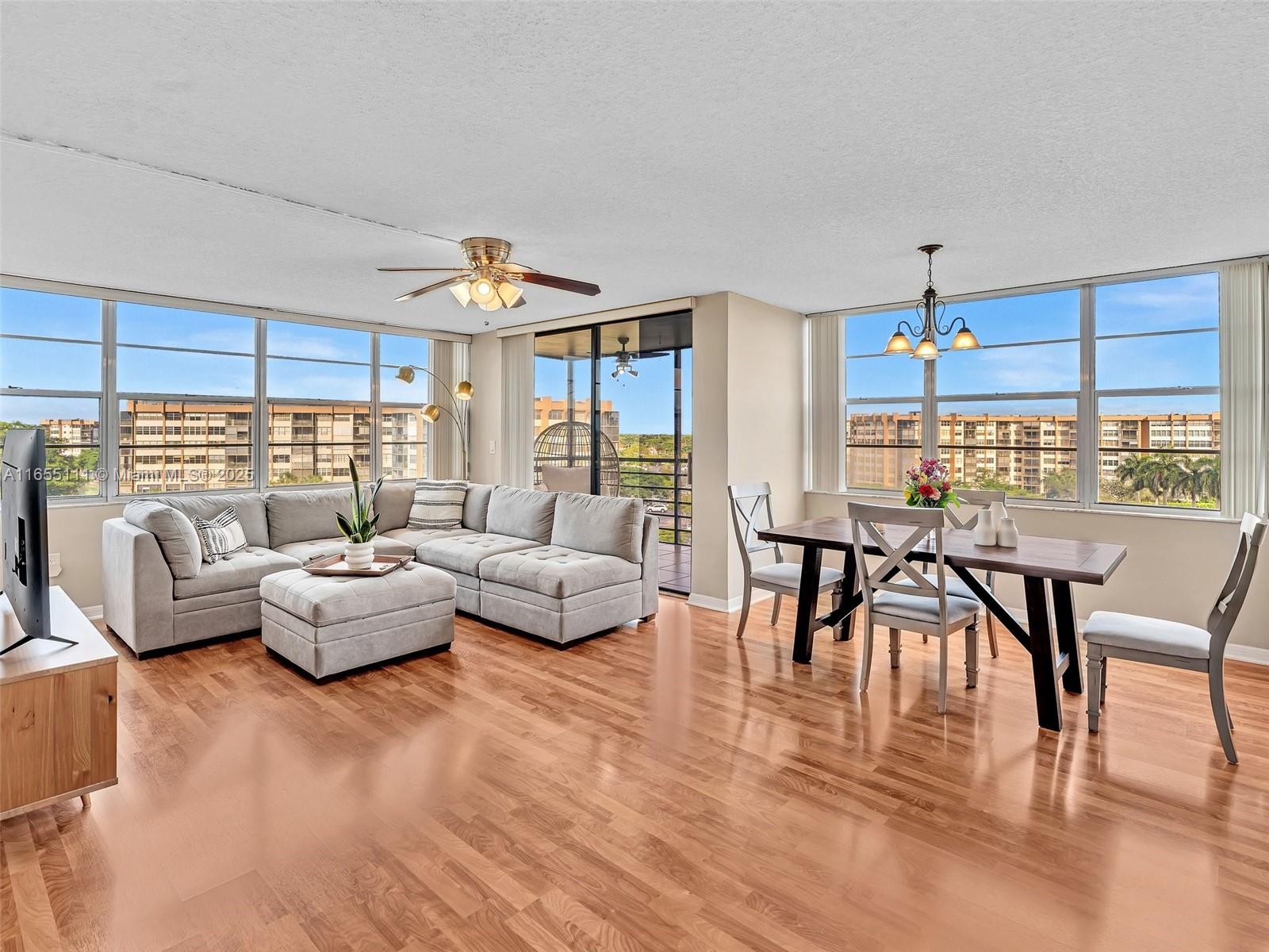 900 Saint Charles Pl 718, Pembroke Pines, Miami-Dade County, Florida - 2 Bedrooms  
2 Bathrooms - 
