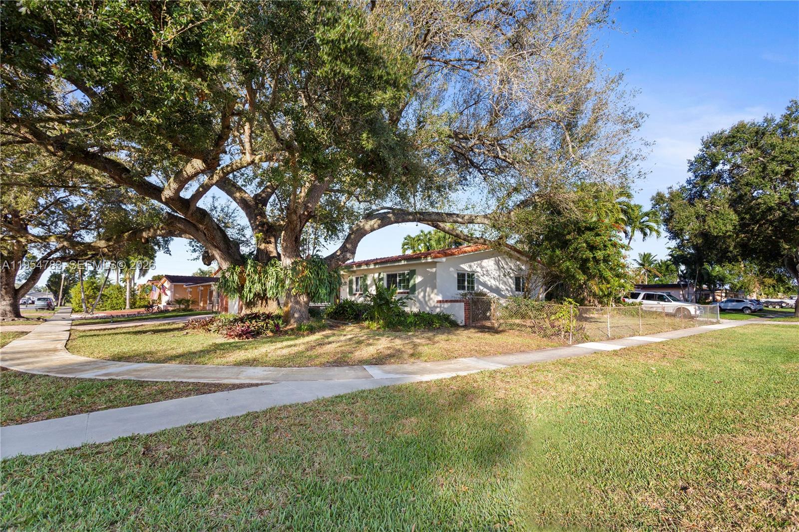 PASADENA LAKES WEST - Residential