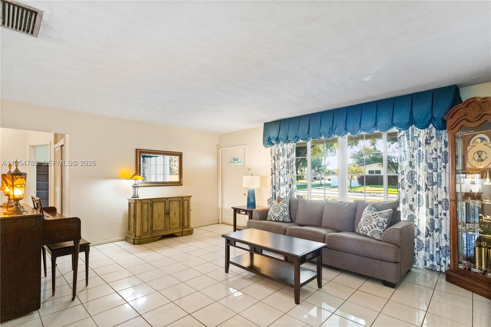 PASADENA LAKES WEST - Residential