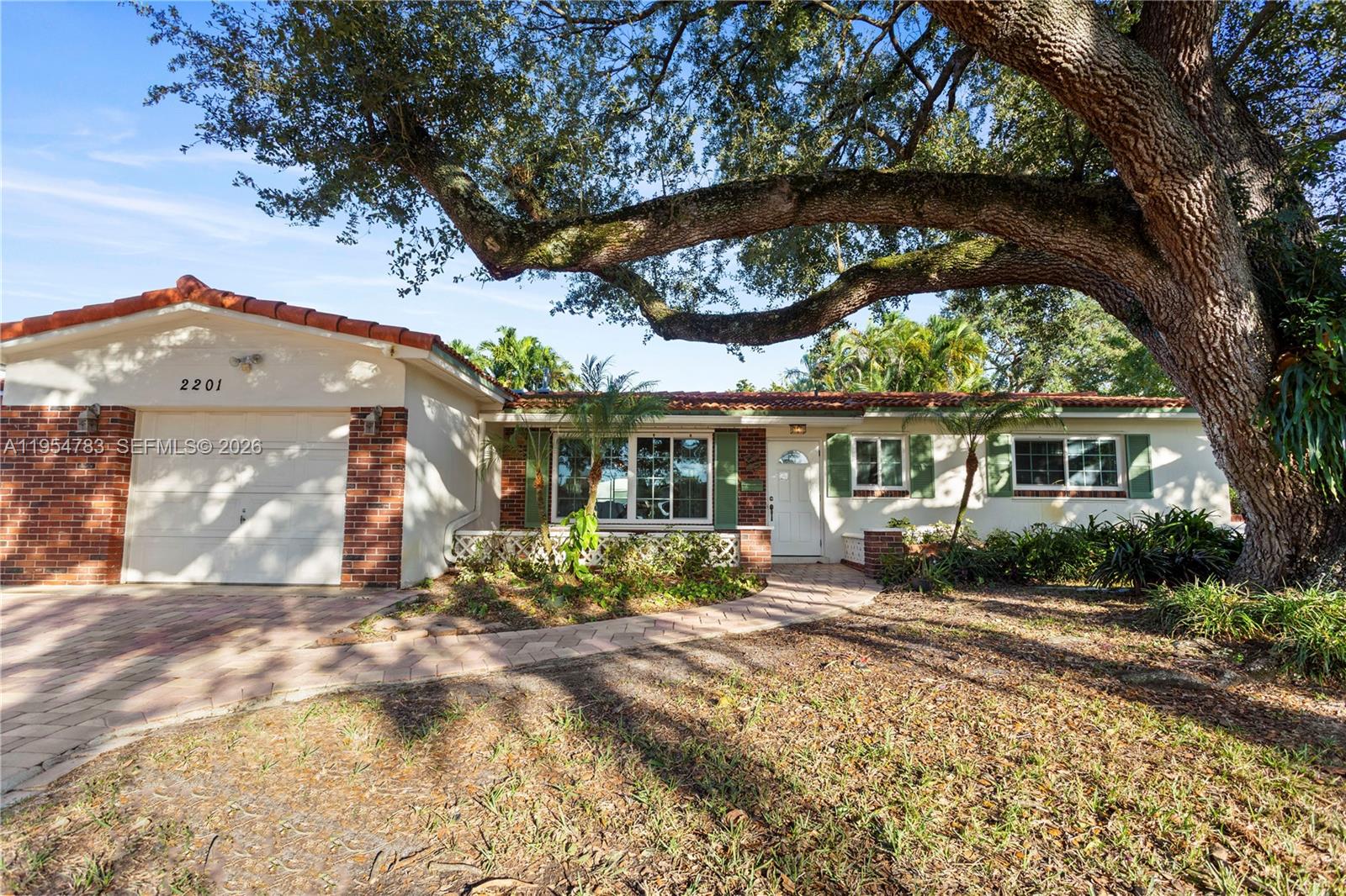 PASADENA LAKES WEST - Residential