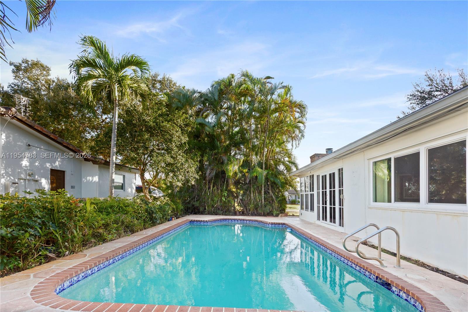 PASADENA LAKES WEST - Residential