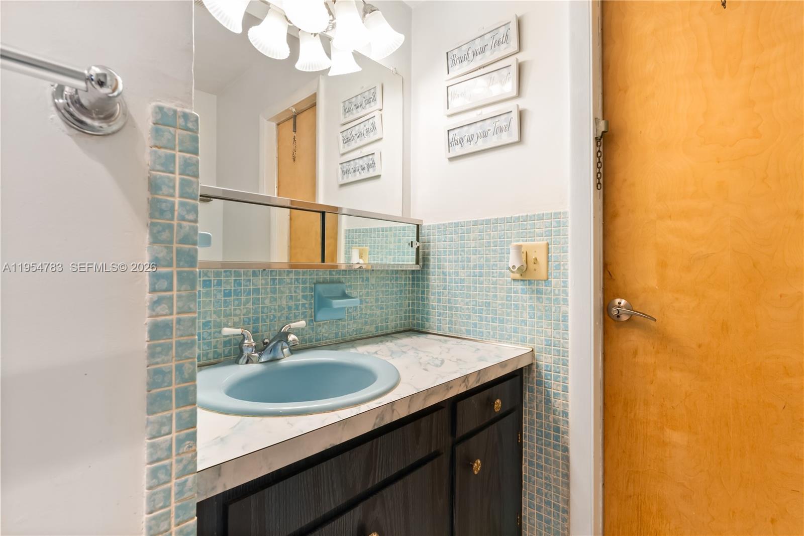 PASADENA LAKES WEST - Residential