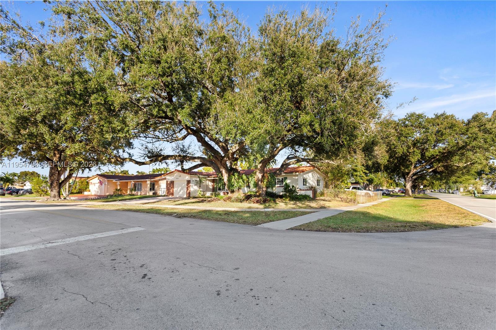 PASADENA LAKES WEST - Residential