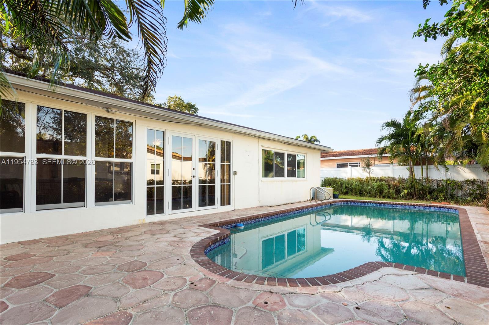 PASADENA LAKES WEST - Residential