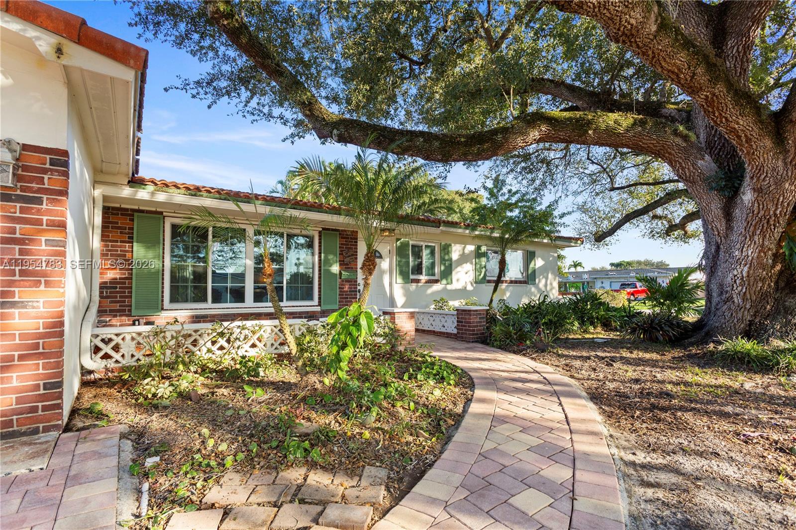 PASADENA LAKES WEST - Residential