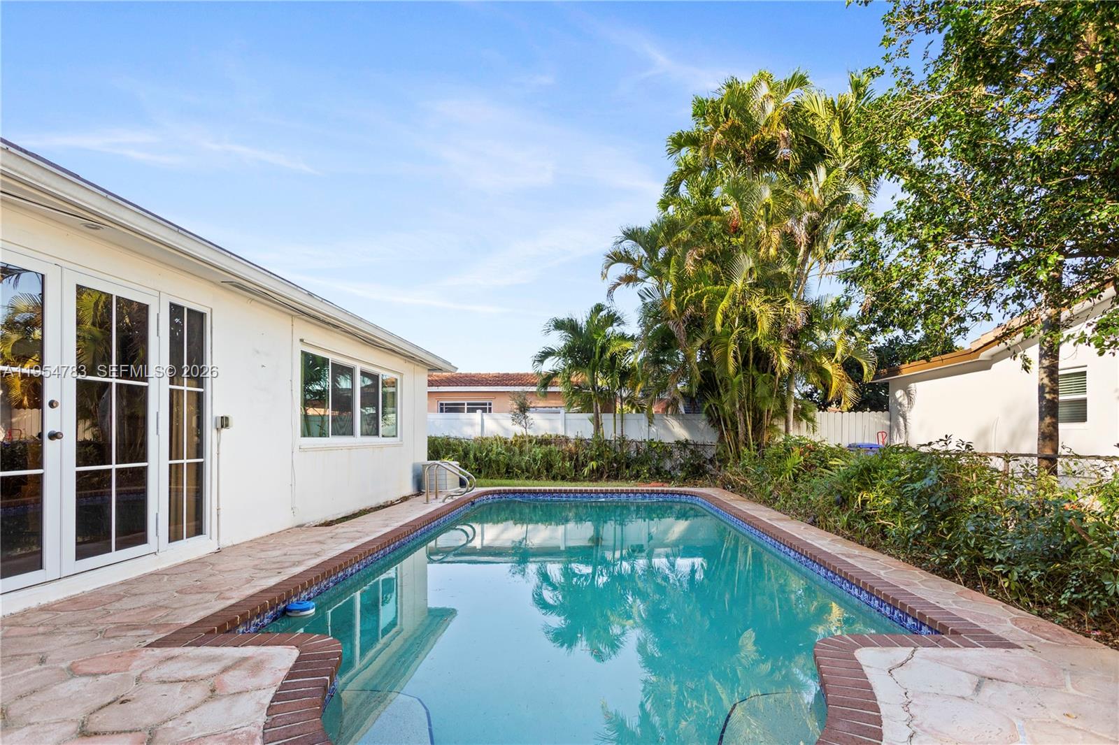 PASADENA LAKES WEST - Residential