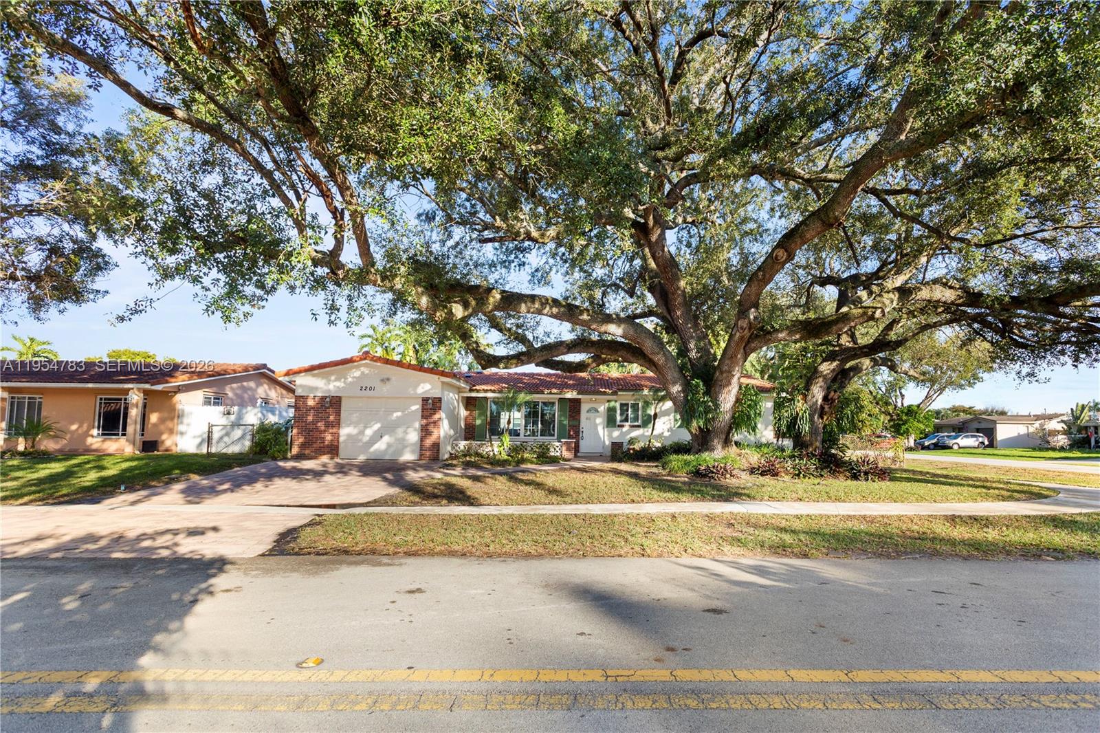 PASADENA LAKES WEST - Residential