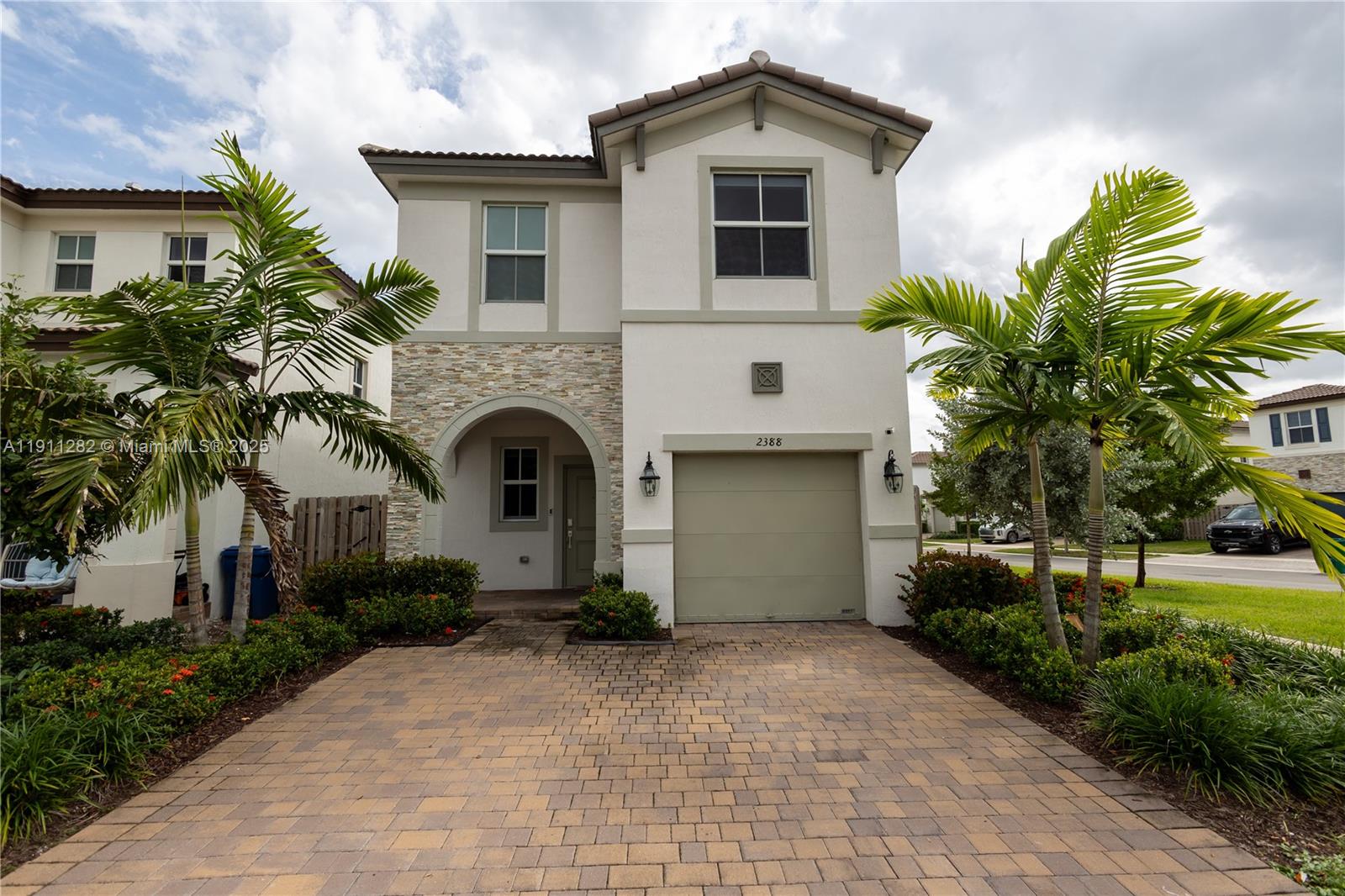 GOLF PARK SEC 1 - Residential Lease