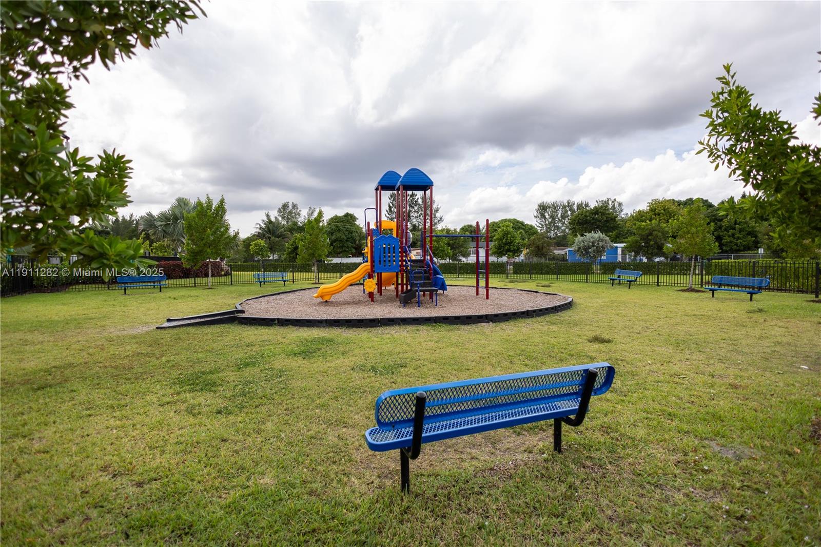 GOLF PARK SEC 1 - Residential Lease