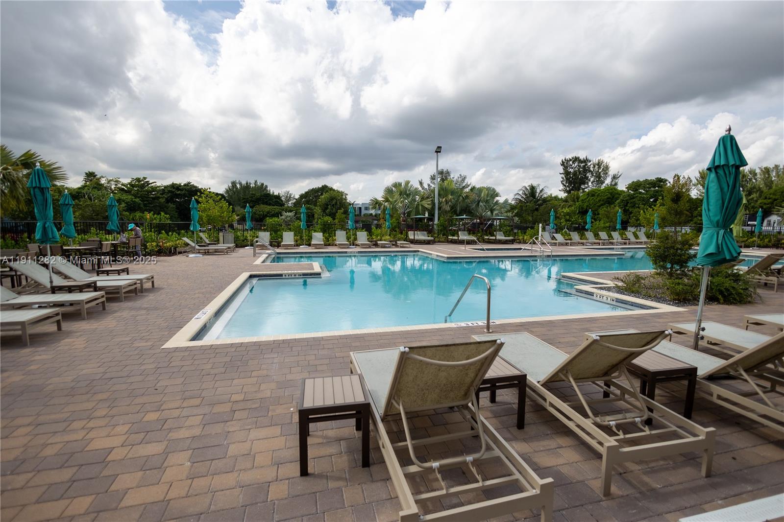 GOLF PARK SEC 1 - Residential Lease