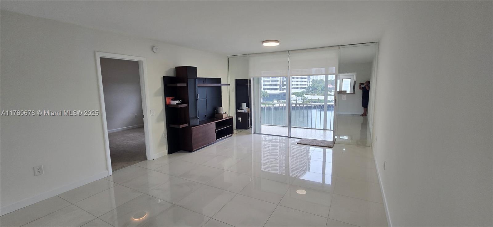 Photo 1 of 3030 Marcos Dr T507, Aventura, Florida, $1,690, Web #: 11769678