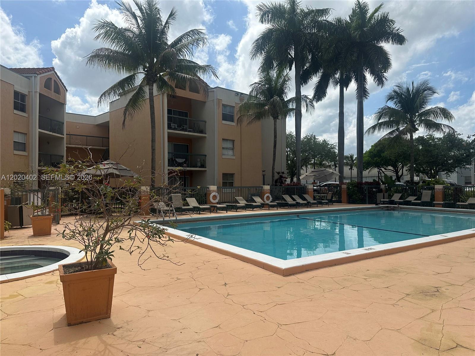 MEDITERRANEAN VILLAS COND - Residential
