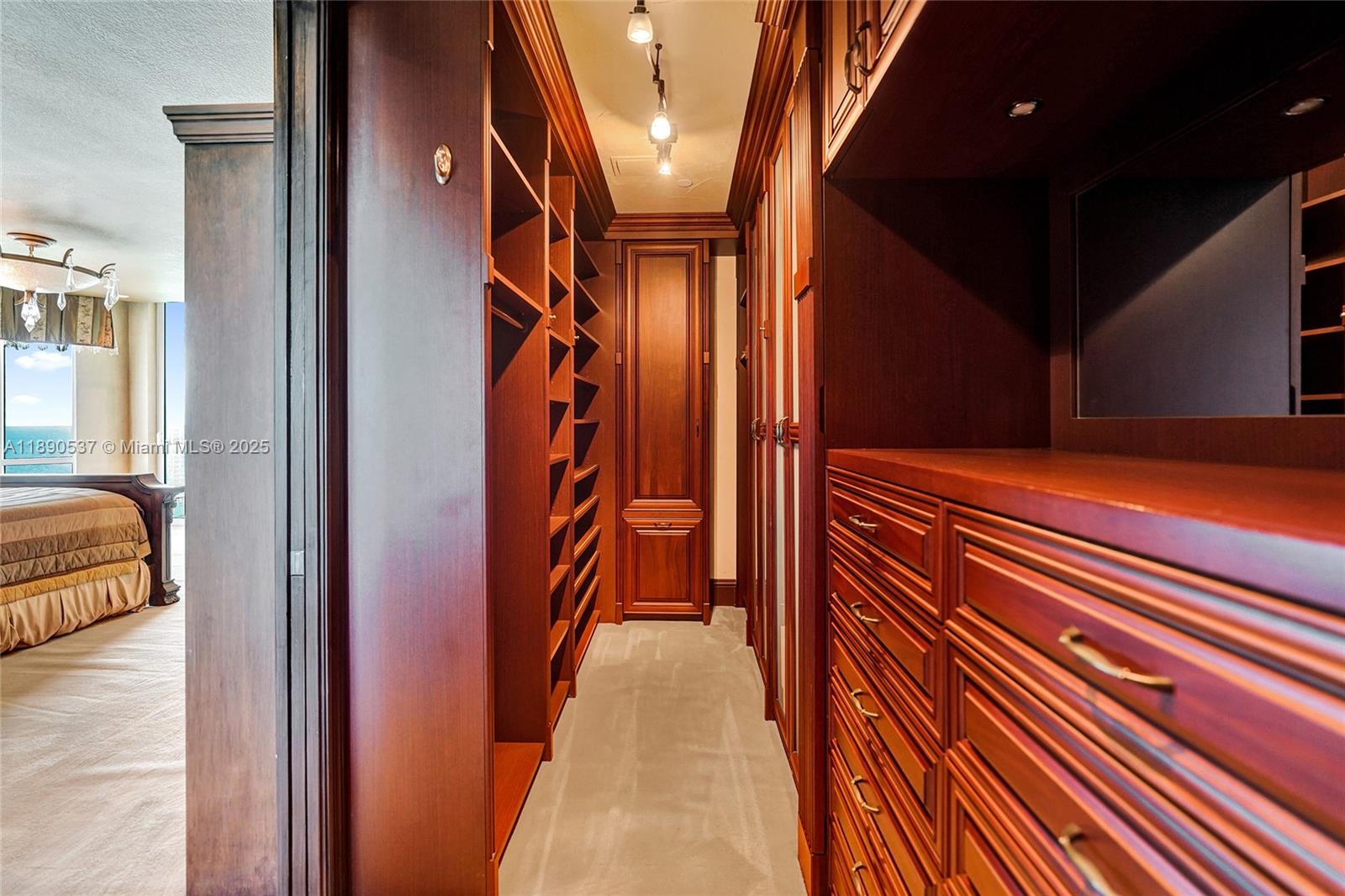 TURNBERRY OCEAN COLONY SO - Residential