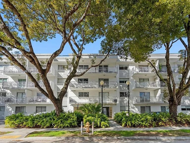 Rental Property at Address Not Disclosed, Miami, Broward County, Florida - Bedrooms: 1 
Bathrooms: 1  - $2,250 MO.