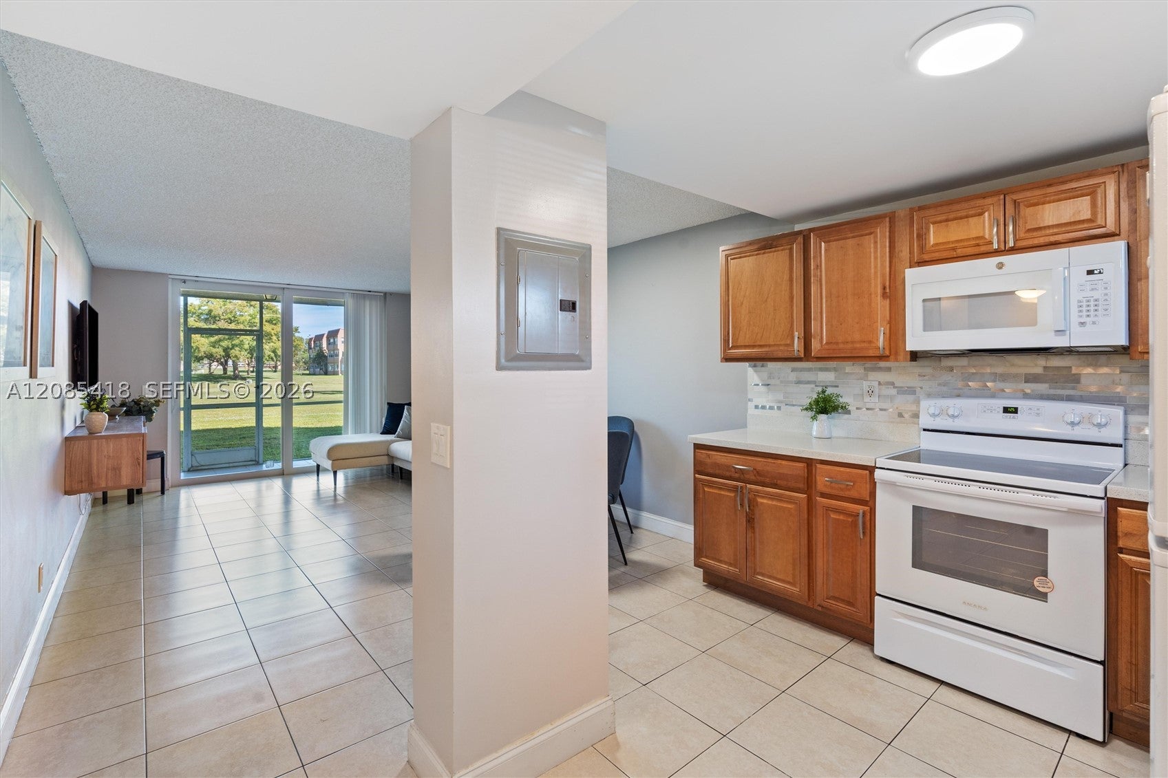 9761 Sunrise Lakes Blvd 107, Sunrise FL 33322