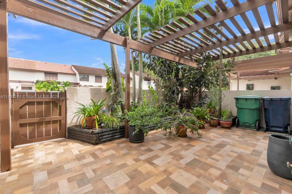 CALUSA POINT - Residential