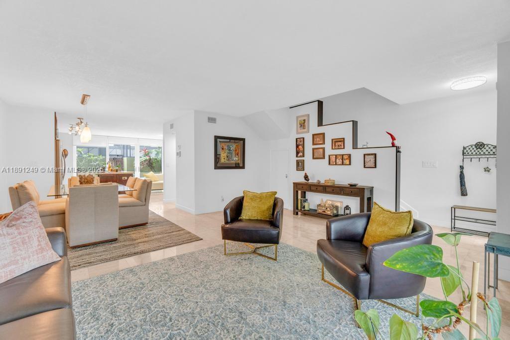 CALUSA POINT - Residential