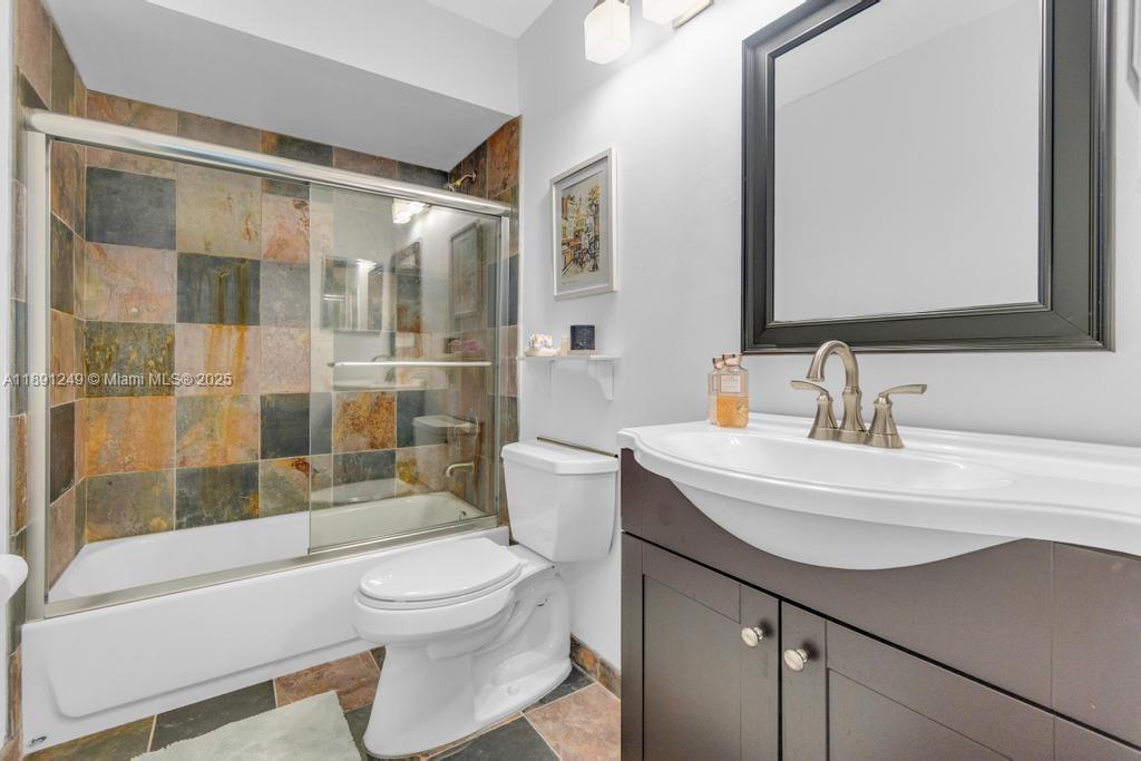 CALUSA POINT - Residential