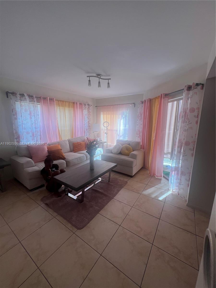 PALM LAKE CONDO - Residential