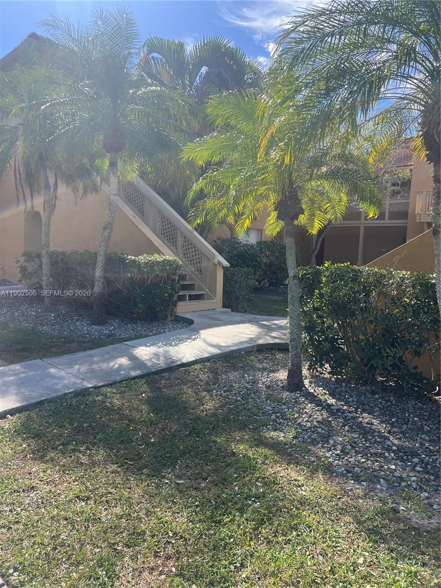 PALM LAKE CONDO - Residential