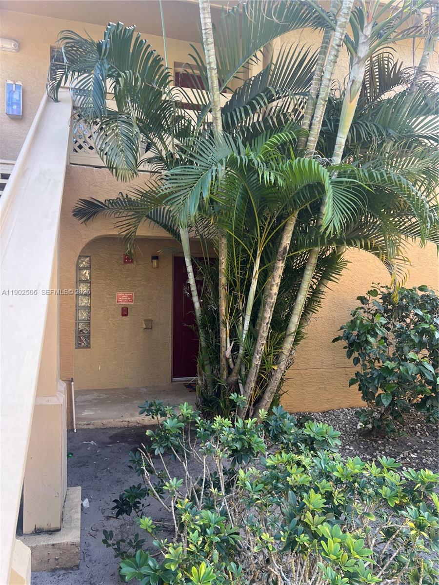 PALM LAKE CONDO - Residential