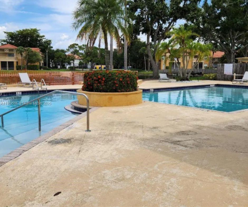View photos, virtual tours, details... 4791 Via Palm Lks 1701