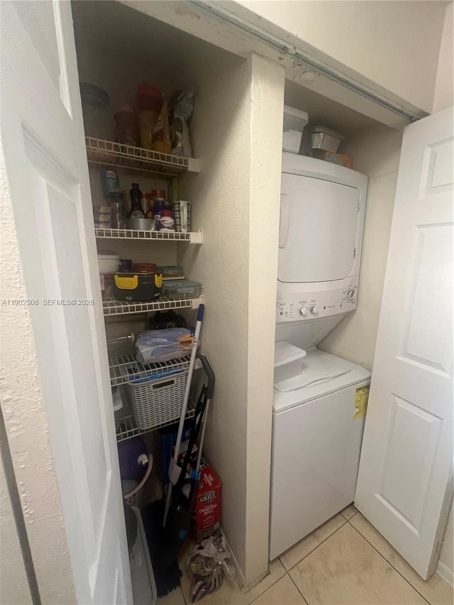 PALM LAKE CONDO - Residential