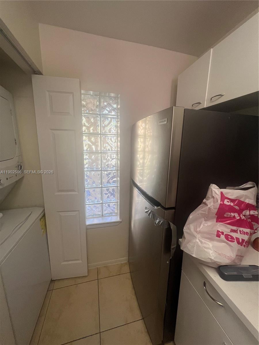 PALM LAKE CONDO - Residential