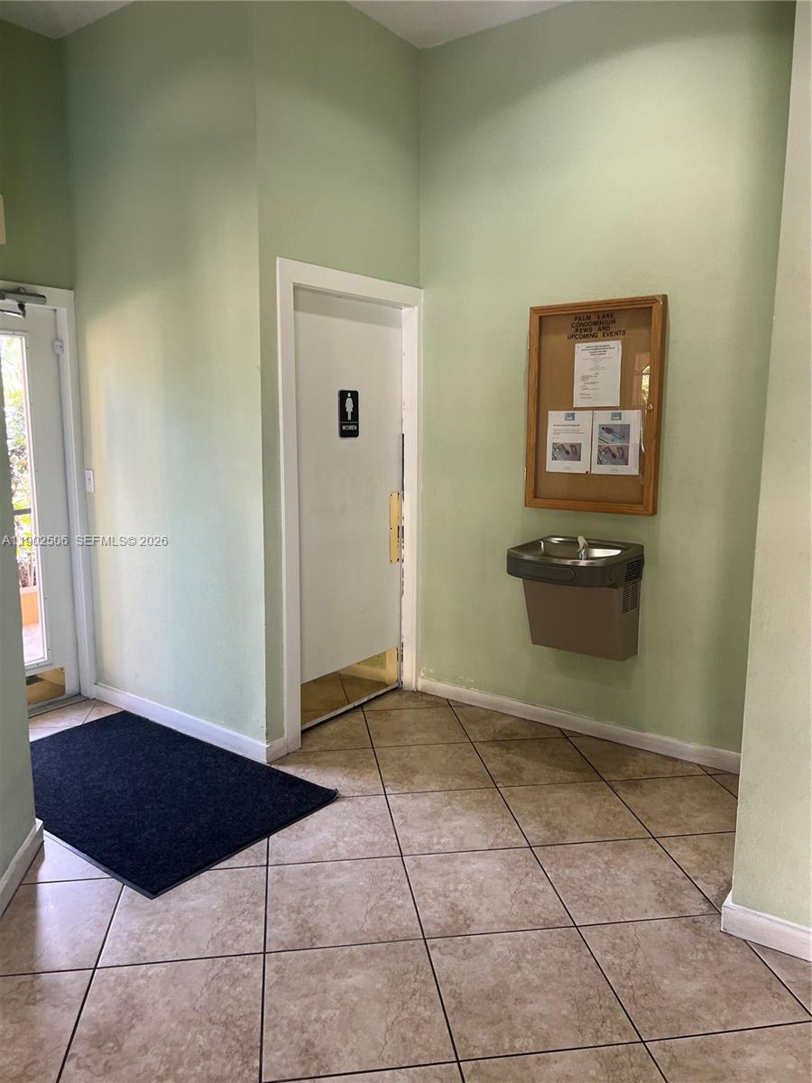 PALM LAKE CONDO - Residential