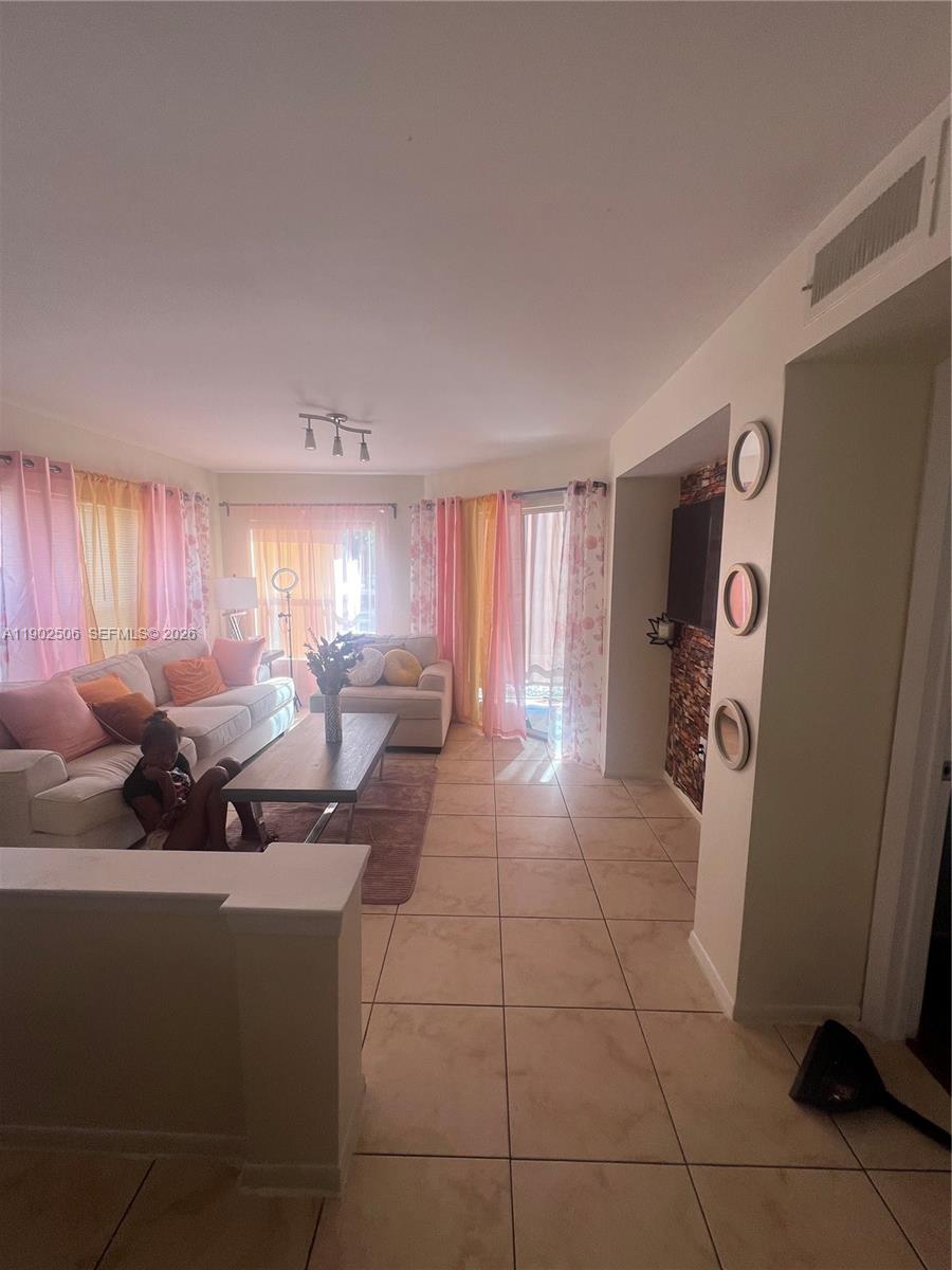 PALM LAKE CONDO - Residential